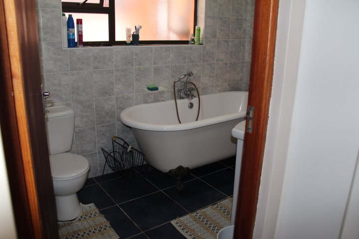To Let 3 Bedroom Property for Rent in Denneoord Western Cape